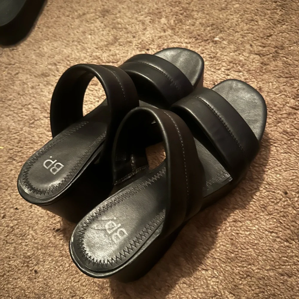 BP Platform Sandals in black size 7